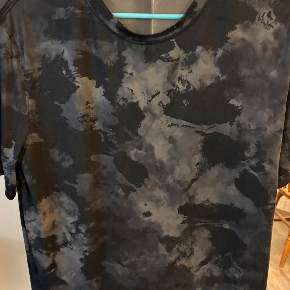 Old Navy Black and Gray Tie-Dye Tee